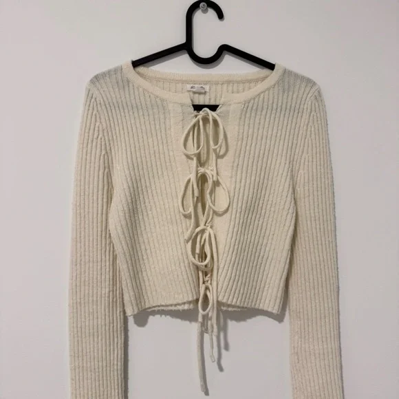 Kimchi Blue Ivory Ribbed Sweater - Picture 1 of 4